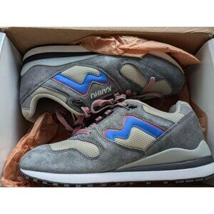 BNIB Karhu Synchron Classic Sneakers, size 8.5